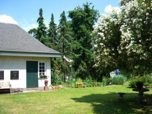 ホテル Bastgen Bed & Breakfast ヴィットリッヒ エクステリア 写真